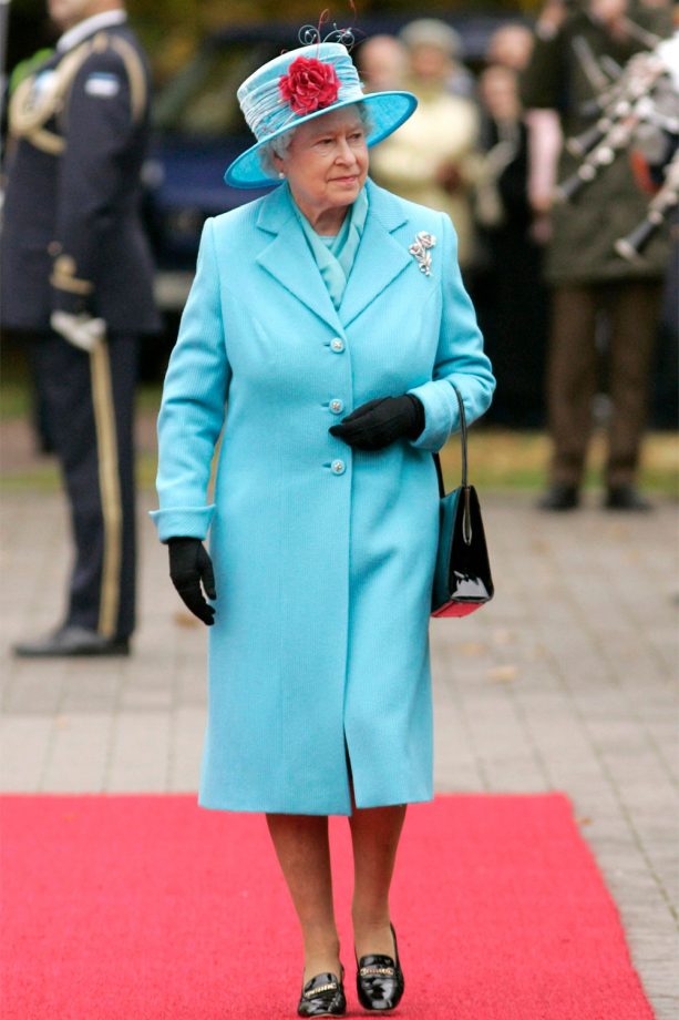 njezino-veličanstvo-kraljica-elizabete-II-fashion-modne-lekcije-moda-modnialmanah-Her -Majesty-Queen-Elizabeth-II