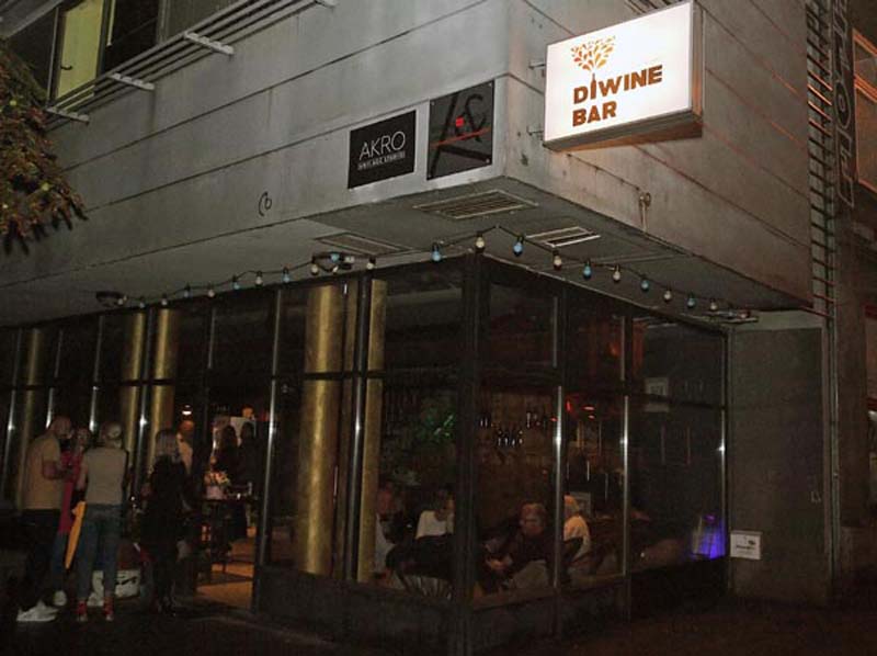 diWine-Bar-gastro-vino-wine-eno-gastro-bar-modnialmanah