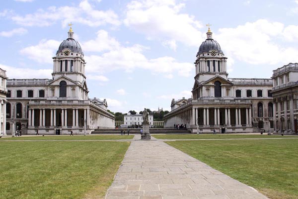 kruna-serija-booking-com-lifestyle-modnialmanah