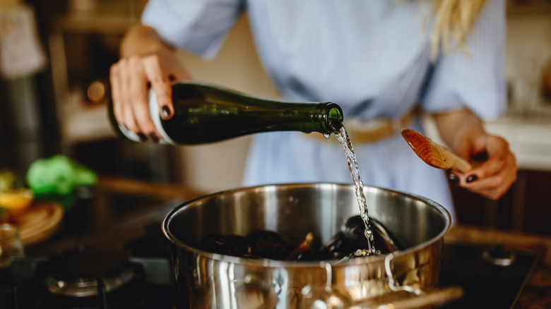 ivine-vinske-priče-ivo-kozarčanin-bakhov-sin-wine-vino-modnialmanah-nepopijeno-vino