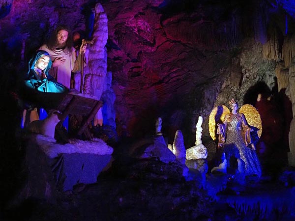 postojnska-jama-žive-jaslice-modnialmanah-lifestyle-slovenija