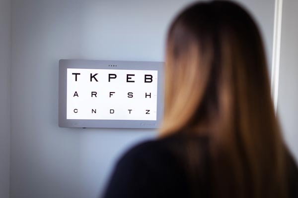 Poliklinika-Vukas-ReLEX-SMILE-metoda-zdravlje-dioptrija-oči-modnialmanah