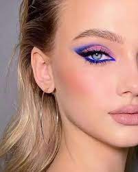 beauty-plavi-eyeliner-oko-modnialmanah-makeup