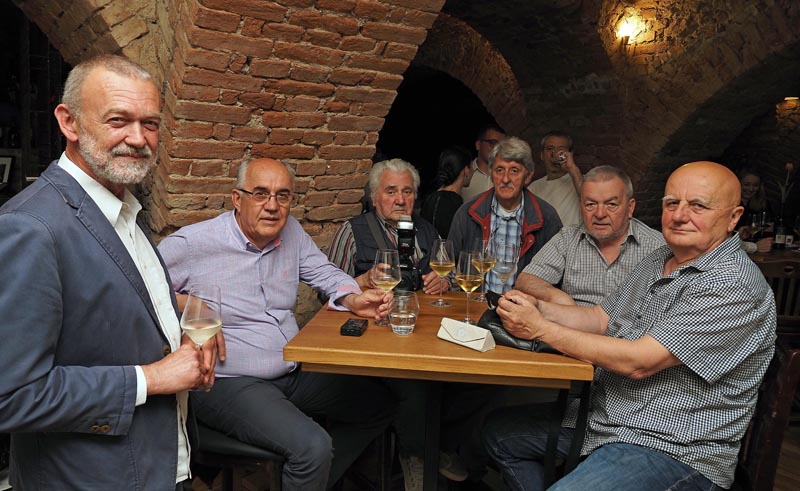 vinski-klub-wine-vino-eno-gastro-modnialmanah