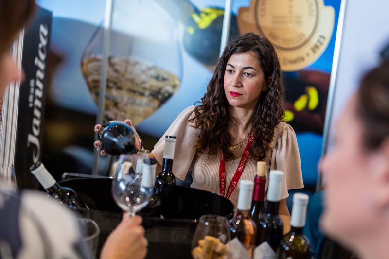 Vinistra-wine-vino-eno-gastro-modnialmanah