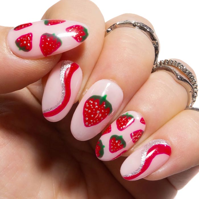 beauty-jagode-nails-nokti-strawberry-modnialmanah