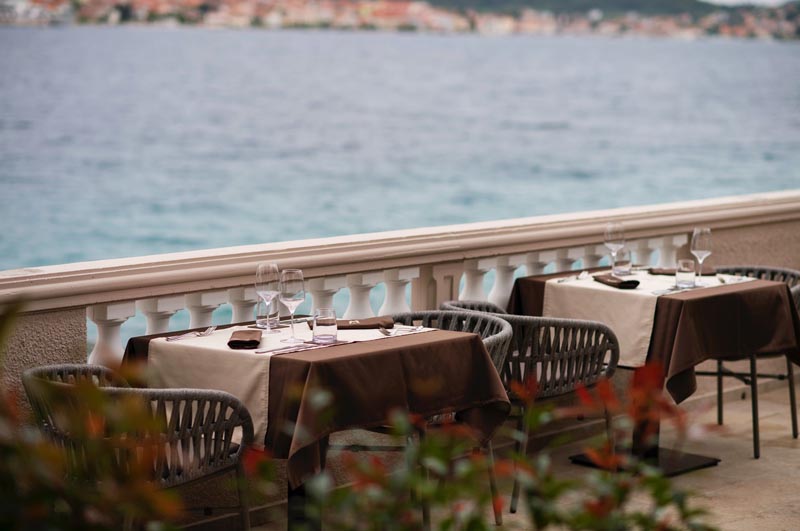 Otok-Ošljak-brod-gastro-modnialmanah