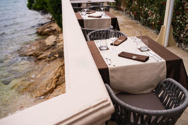 Otok-Ošljak-brod-gastro-modnialmanah