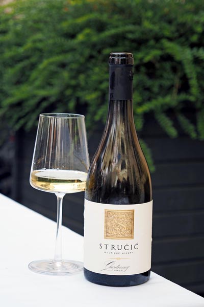 decanter-varaždinska-županija-wine-vino-modnialmanah-županijska-palača-varaždin