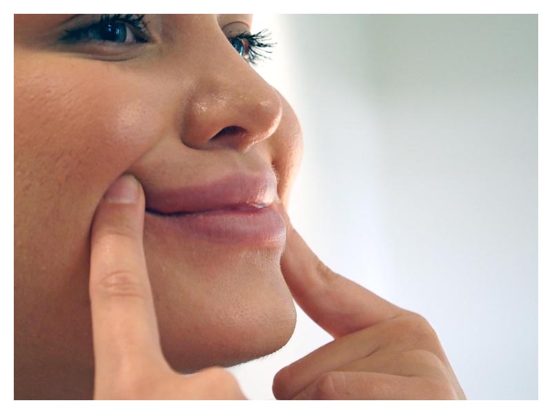 aura-absolute-matte-ruž-usne-make-up-šminka-gina-marinović