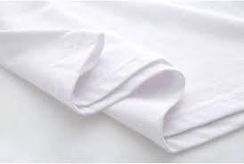 fashion-bijela-majica-modnialmanah