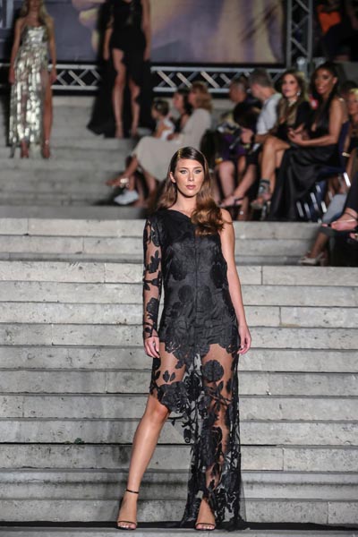 fashion-15-riječke-stepenice-ivana-delač-modnialmanah