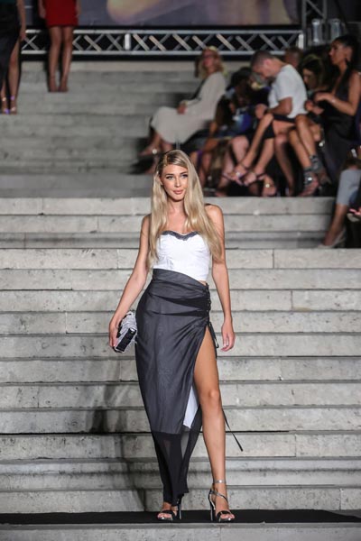 fashion-15-riječke-stepenice-ivana-delač-modnialmanah