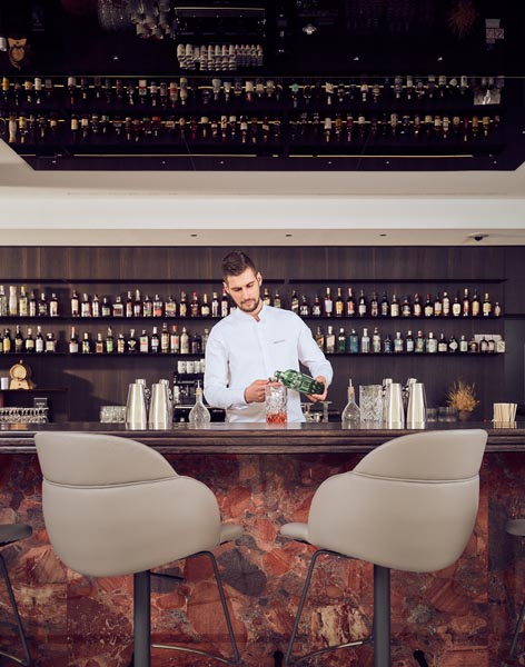 roko-nikolić-bar-split-modnialmanah