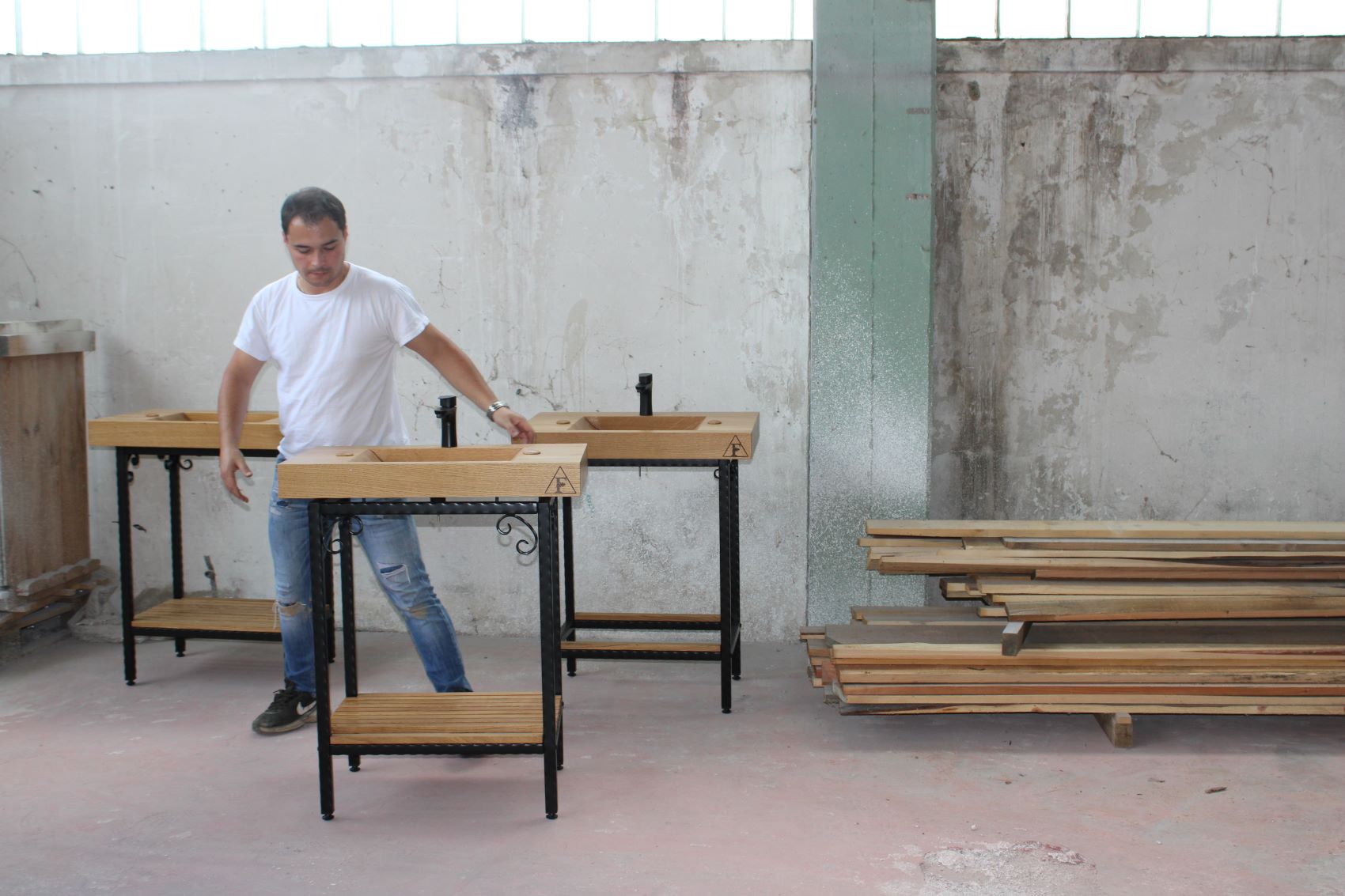 egorra-umivaonik-pavao-hrastovina-lifestyle-modnialmanah-namještaj-furnatur