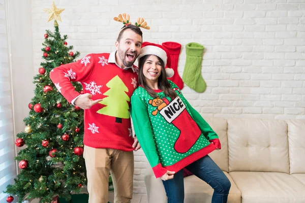 fashion-božićni-pulover-Ugly-Christmas-Sweater-modnialmanah