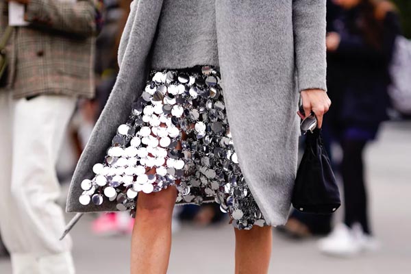 fashion-moda-šljokice-minica-modnialmanah-šljokičasta