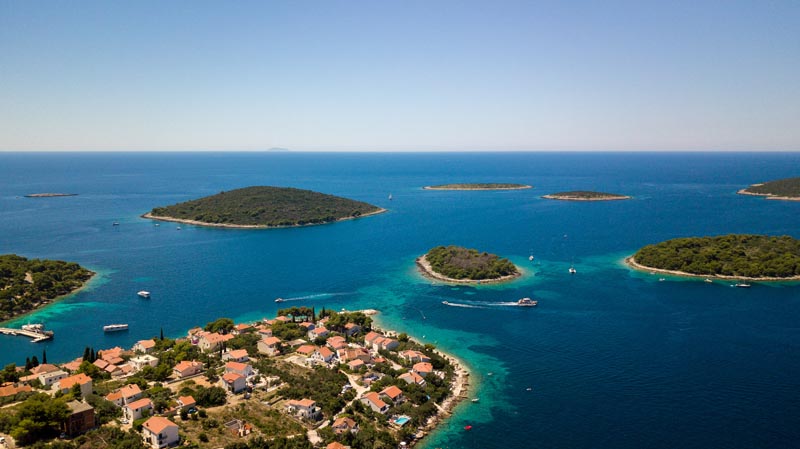 splitsko-dalmatinska-županija-srednja-dalmacija-srce-jadrana-rekordna-pred-posezona-modnialmanah-lifestyle
