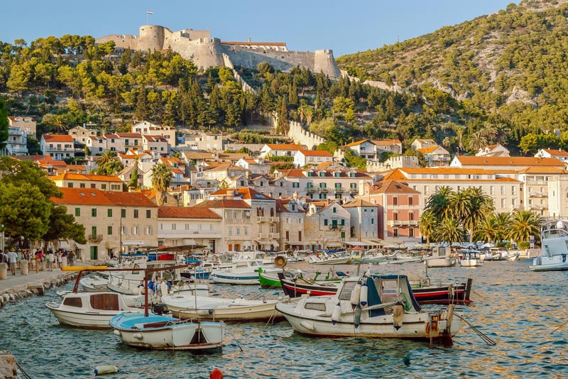 splitsko-dalmatinska-županija-srednja-dalmacija-srce-jadrana-rekordna-pred-posezona-modnialmanah-lifestyle
