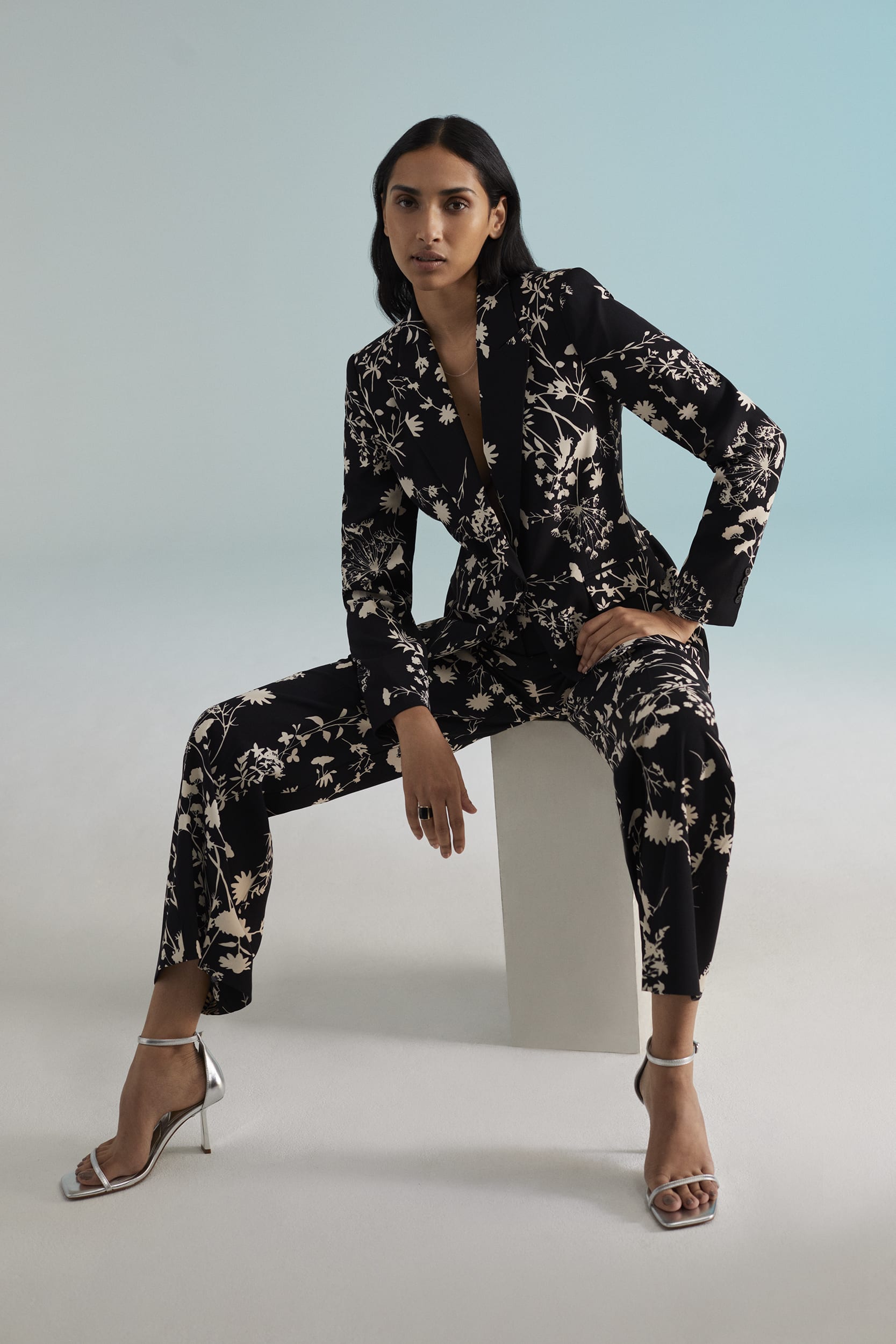 C&A-fashion-moda-Pronalazak-ljepote-u-kaosu-modnialmanah