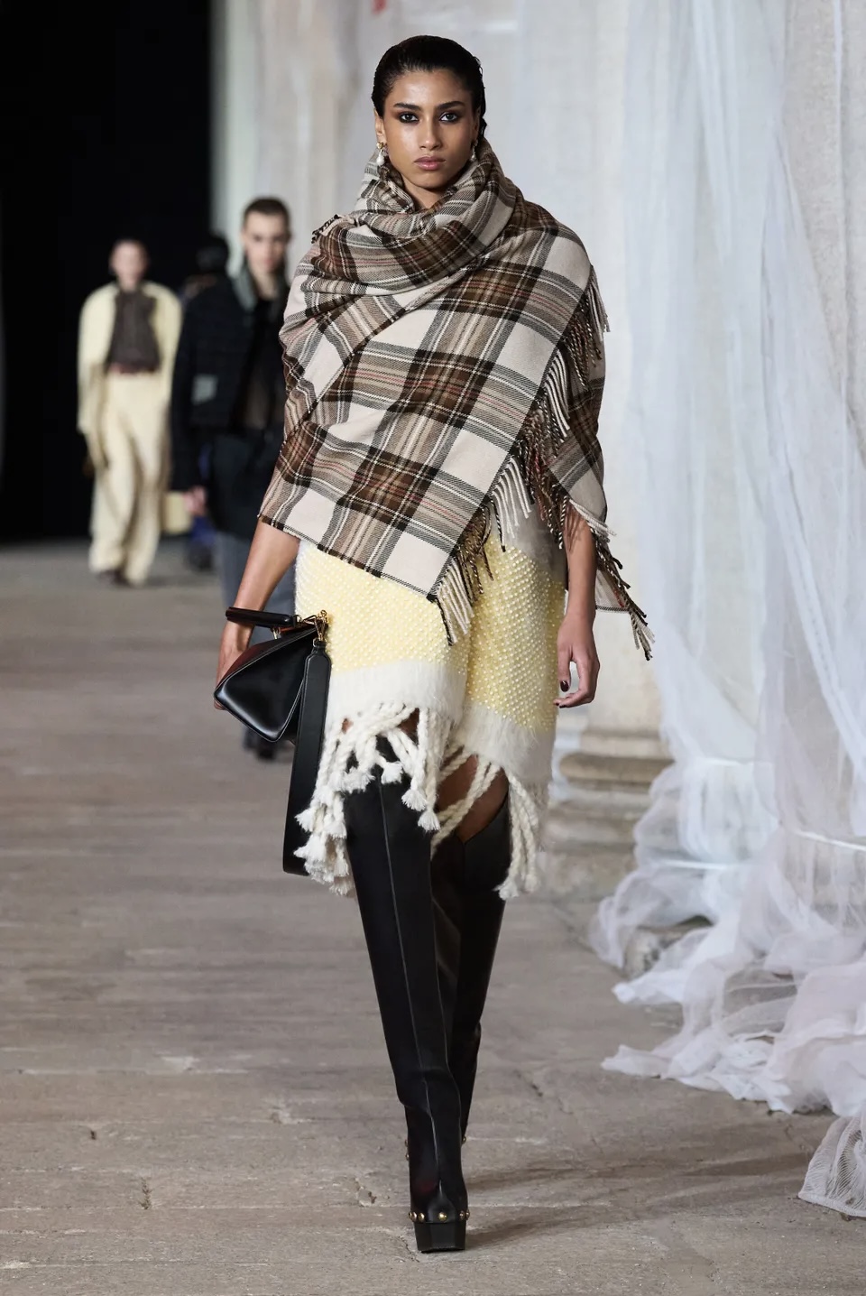 fashion-pokrivalice-šal-modnialmanah