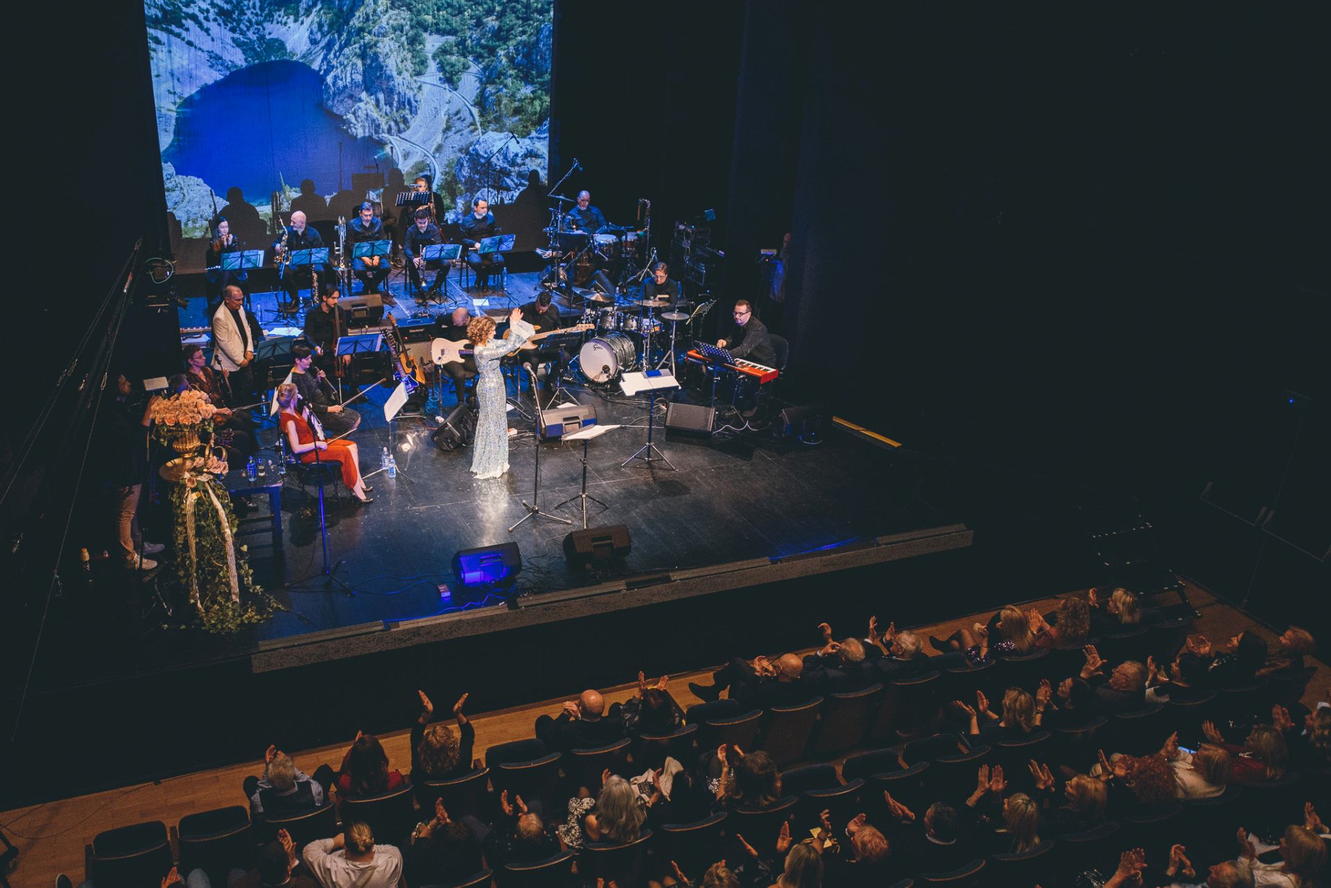 lifestyle-antonella-malis-30-godina-karijere-koncert-modnialmanah