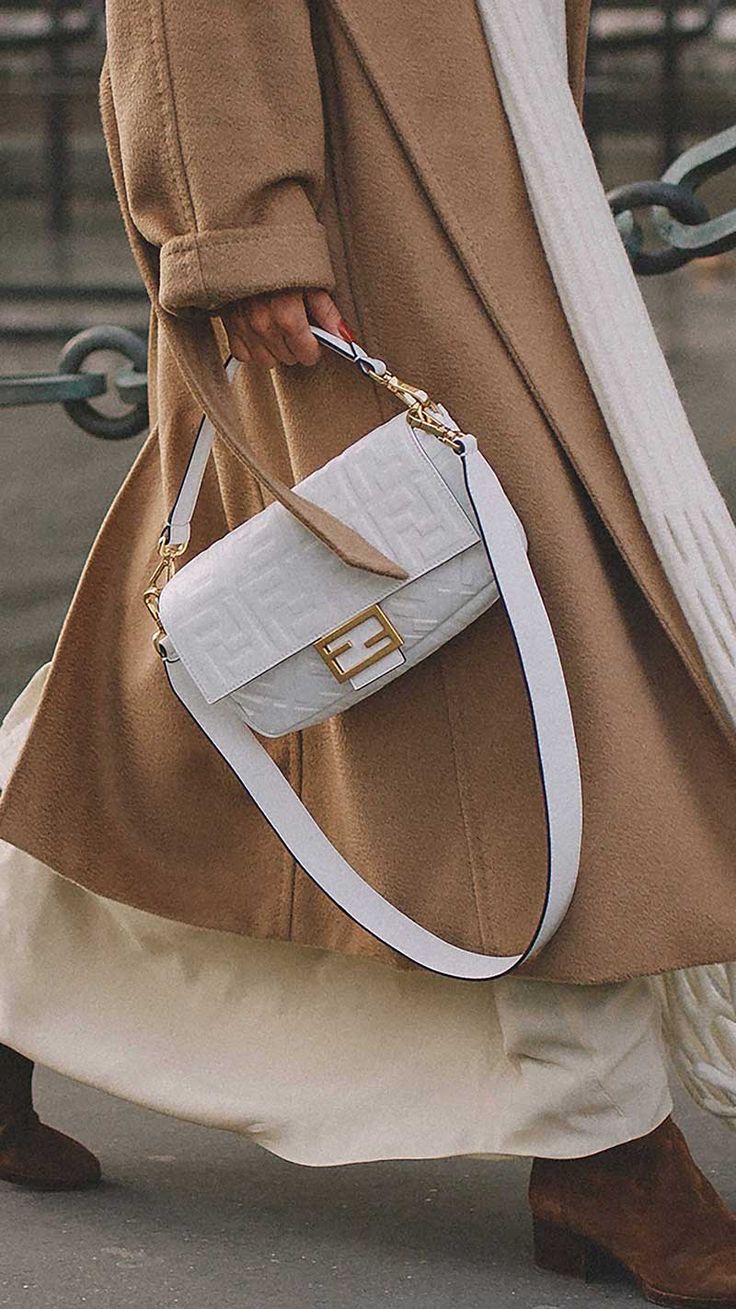 Baguette-torbica-fashion-modnialmanah-moda