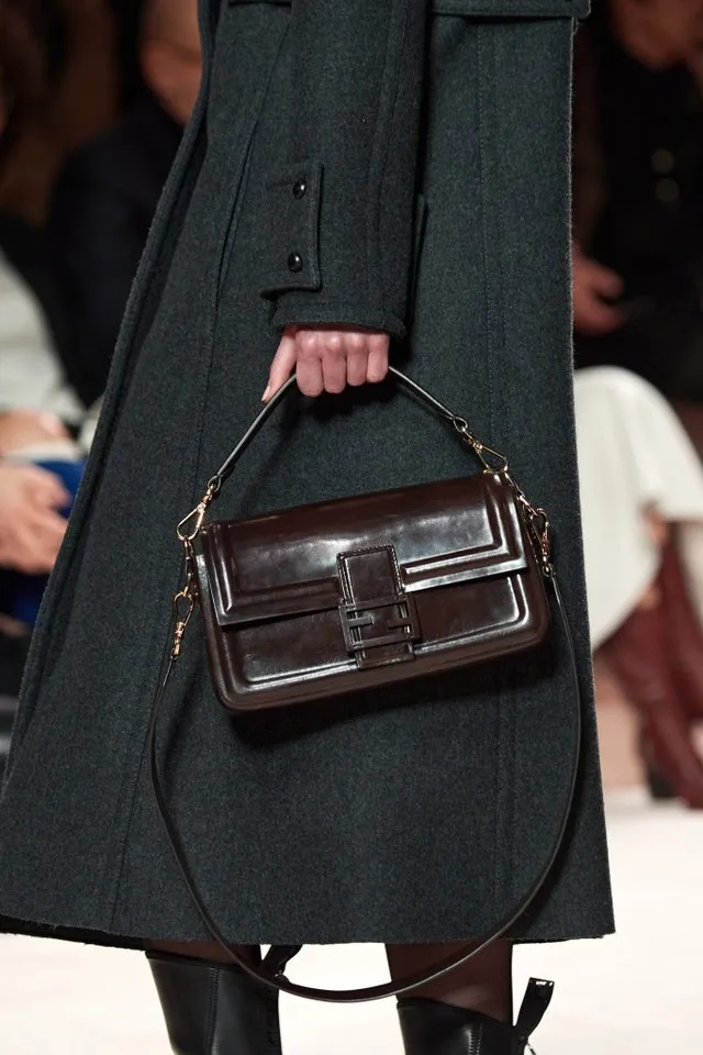 Baguette-torbica-fashion-modnialmanah-moda