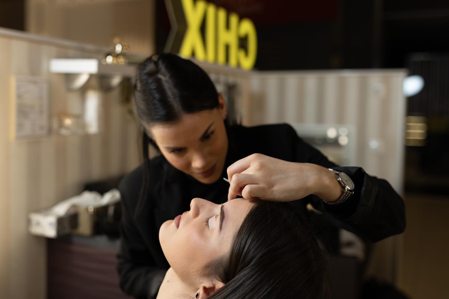 CHIX-threading-bar-lash-lift-minival-trepavica-beauty-modnialmanah