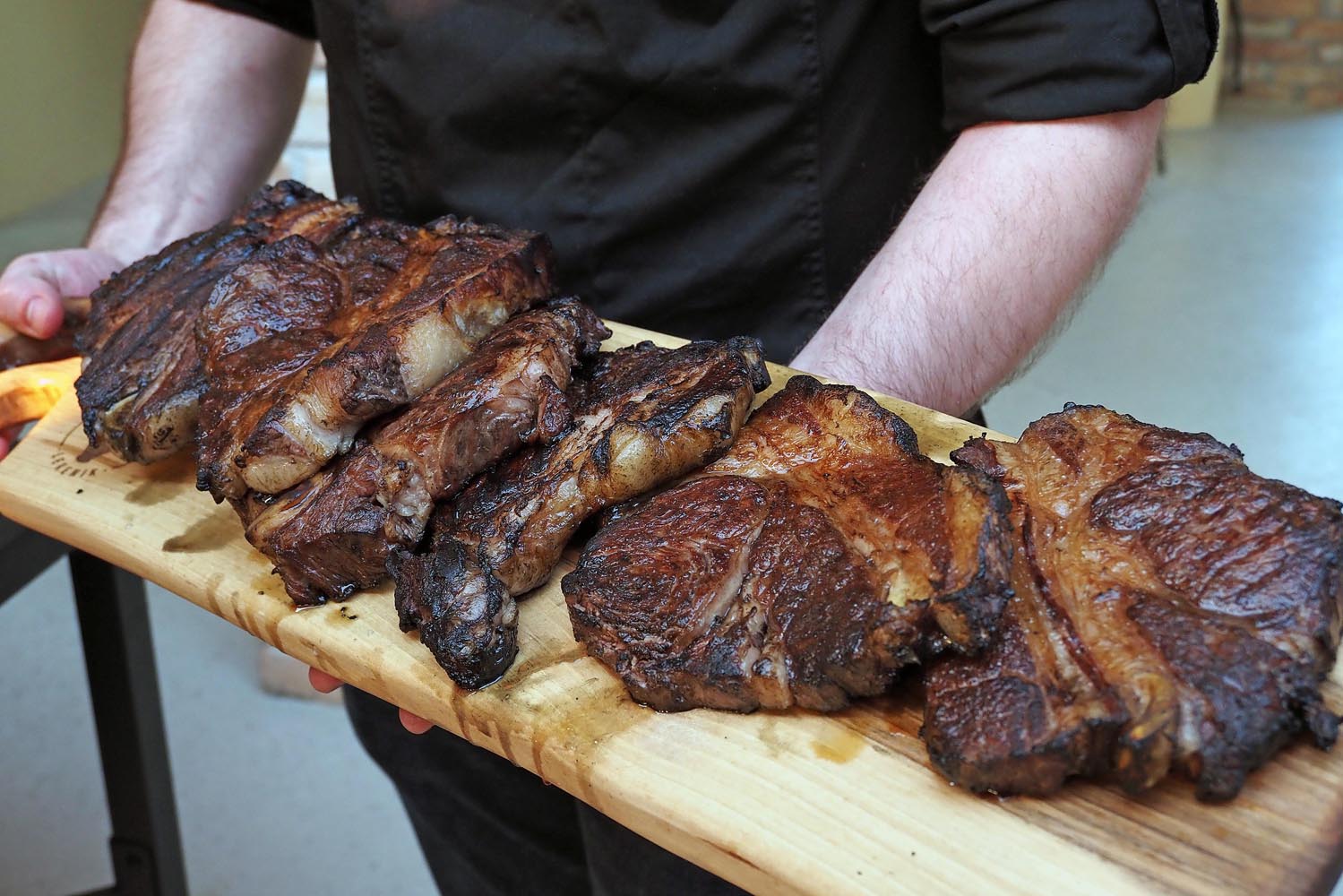 gastro-trdenić-vina-wine-škrlet-black-bull-wagyu-govedina-modnialmanah
