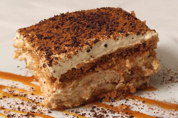 gastro-voćni-tiramisu-modnialmanah-kolač