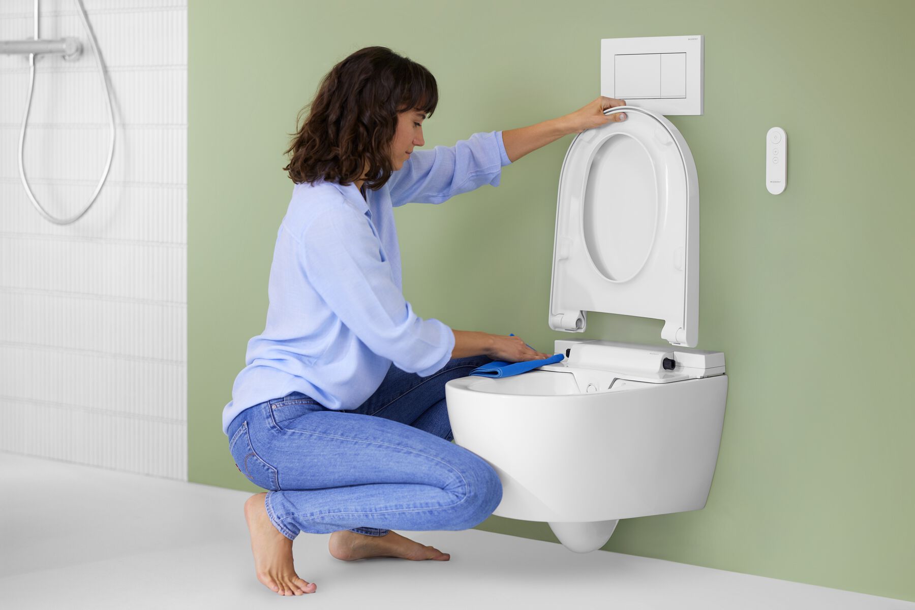Geberit-AquaClean-Alba-Remote-control-modnialmanah-lifestyle