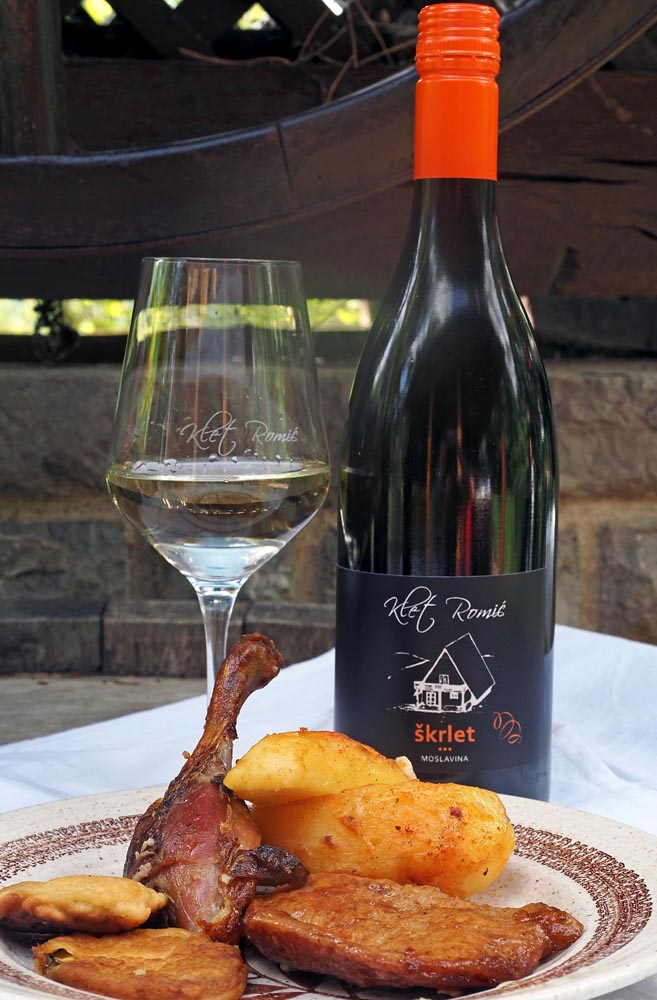 moslavina-škrlet-festival-vina-wine-sisačko-moslavačka-županija-kutina-modnialmanah