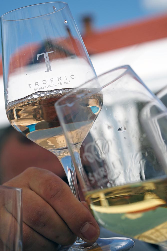 moslavina-škrlet-festival-vina-wine-sisačko-moslavačka-županija-kutina-modnialmanah