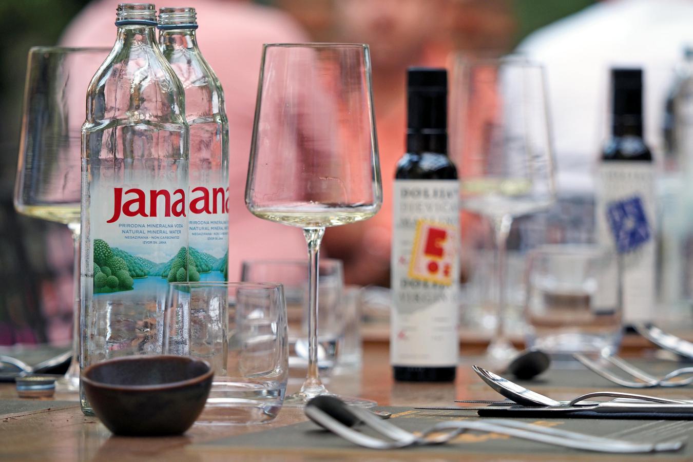 vino-uz-žlicu-botanist-modnialmanah