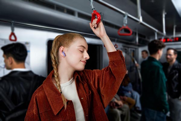 HUAWEI-FreeBuds-6i-slušalice-modnialmanah-lifestyle