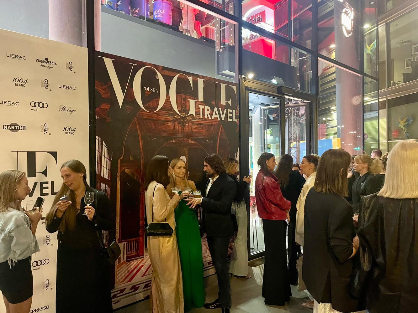 htz-vougue-travel-polska-lifestyle-modnialmanah