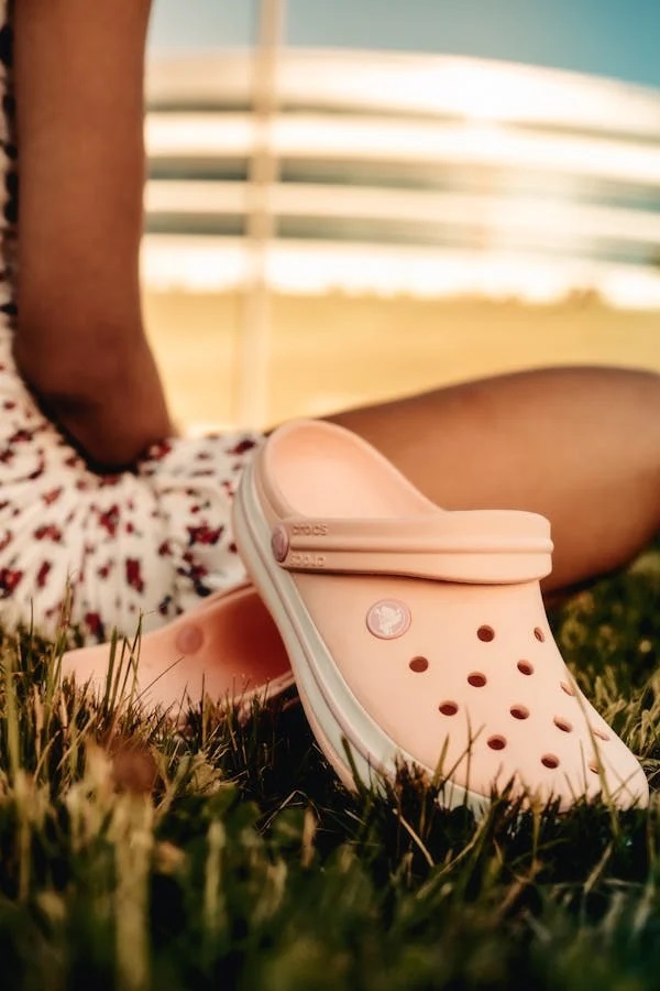 jesen-crocs-fashion-moda-modnialmanah