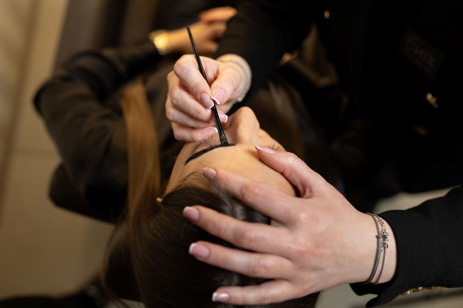 CHIX-threading-bar-obrve-trepavice-beauty-modnialmanah
