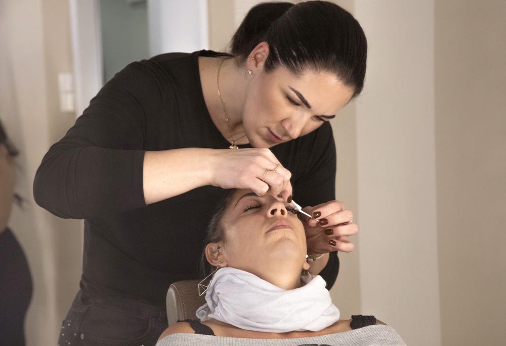 CHIX-threading-bar-beauty-beč-modnialmanah-austrija