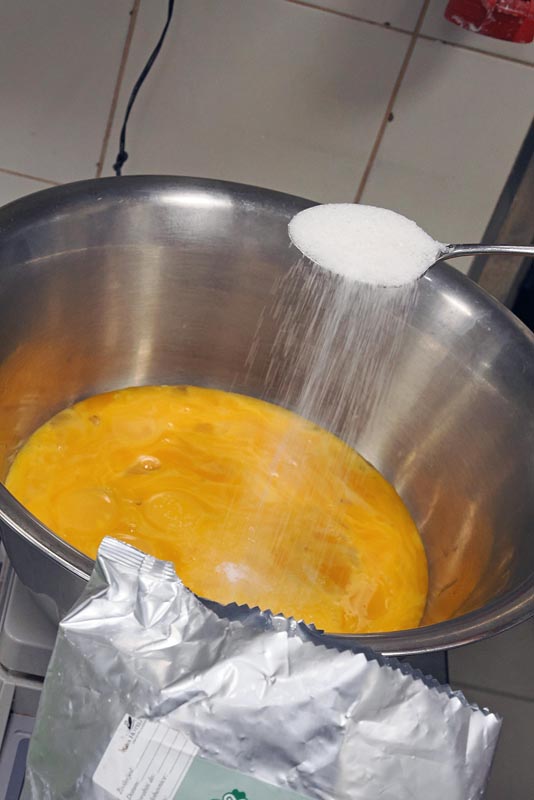 blejska-kremšnita-bledska-gastro-modnialmanah