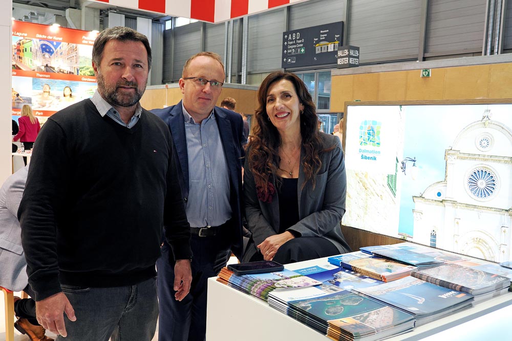 ferien-messe-wine-beč-lifestyle-croatia-full-of-life-kroatien-voller-leben-modnialmanah