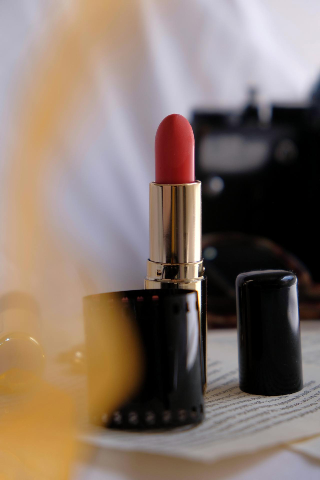 beauty-oštećeni-ruž-modnialmanah