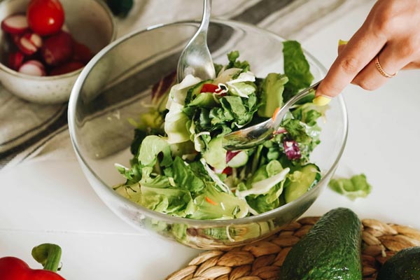 gastronomija-ljetne-salate-modnialmanah