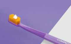 Curaprox-četkica-Enzycal-pasta-zdravlje-zubi-modnialmanah