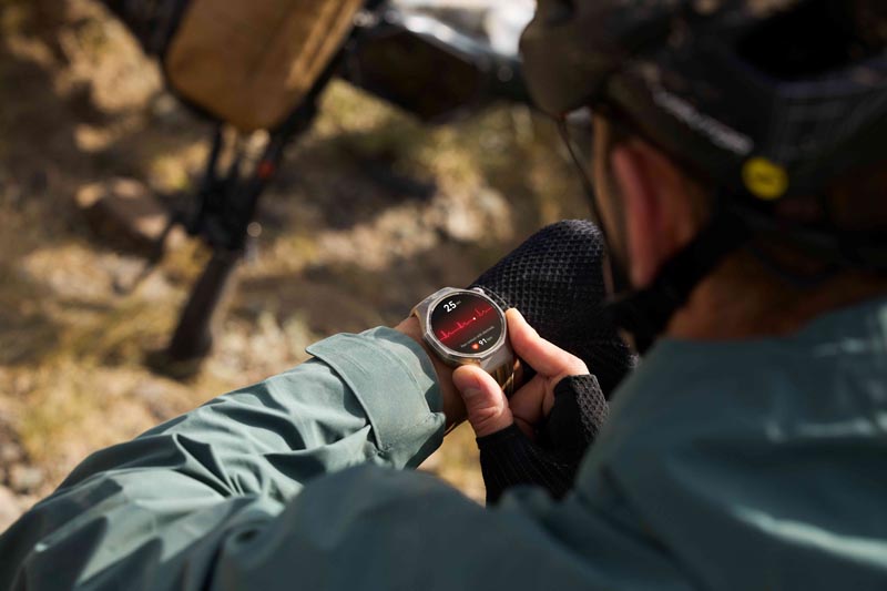 Huawei-Watch-GT-6-PRO-lifestyle-modnialmanah