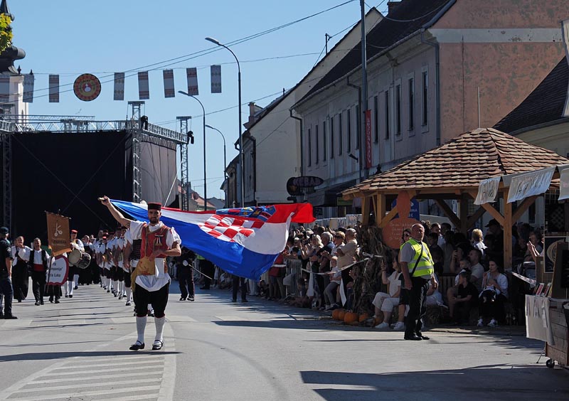 lifestyle-vinkovačke-jeseni-vinkovci-modnialmanah-hrvatska-srijem-slavonija-modnialmanah