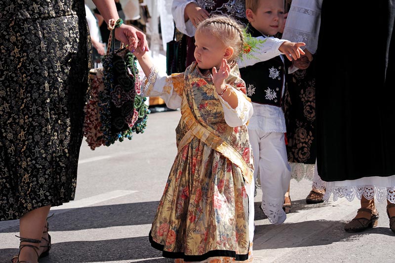 vinkovačke-jeseni-tradicija-djeca-vinkovci-modnialmanah