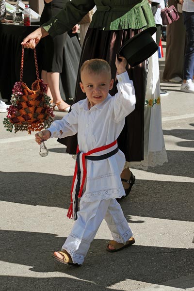 vinkovačke-jeseni-tradicija-djeca-vinkovci-modnialmanah