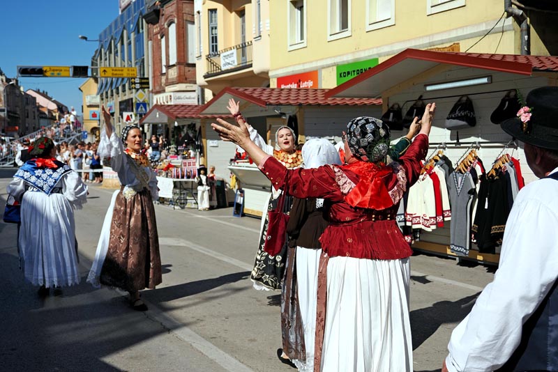 šokački-govor-vinkovci-vinkovačke-jeseni-modnialmanah